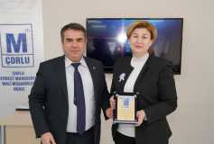 1-7 Mart Muhasebe Haftası Meslekte 30 Yılını Dolduran Üyelerimize,yüksek Düzeyde Vergi/aidat Ödeyen Üyelerimize Ve Geçmiş Dönem Görev Yapmış Denetleme Ve Disiplin Kurulu Üyelerimize Plaket Töreni