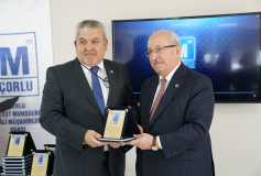 1-7 Mart Muhasebe Haftası Meslekte 30 Yılını Dolduran Üyelerimize,yüksek Düzeyde Vergi/aidat Ödeyen Üyelerimize Ve Geçmiş Dönem Görev Yapmış Denetleme Ve Disiplin Kurulu Üyelerimize Plaket Töreni