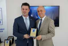 1-7 Mart Muhasebe Haftası Meslekte 30 Yılını Dolduran Üyelerimize,yüksek Düzeyde Vergi/aidat Ödeyen Üyelerimize Ve Geçmiş Dönem Görev Yapmış Denetleme Ve Disiplin Kurulu Üyelerimize Plaket Töreni