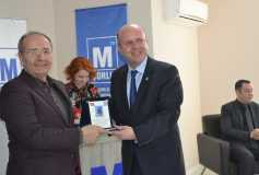 1-7 Mart Muhasebe Haftası Meslekte 30 Yılını Dolduran Üyelerimize Ve Yüksek Düzeyde Vergi Ve Aidat Ödeyen Üyelerimize Plaket Töreni