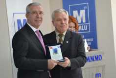 1-7 Mart Muhasebe Haftası Meslekte 30 Yılını Dolduran Üyelerimize Ve Yüksek Düzeyde Vergi Ve Aidat Ödeyen Üyelerimize Plaket Töreni