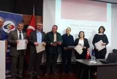 02.02.2017 Erdal Özcan, Fatih Göz, Kadir Baliç, Nazmiye Yurtsever, Nevziye Kütüklü, Nuray Yaman Küçük'e, Özcan Avci, Özgün Çakir, Sinan Dündar Ve Uğur Gürel'e Muhasebe Meslek Etiği Taahhütnameleri Törenle Teslim Edildi.