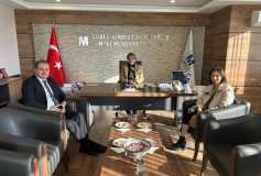 VakıfBank Çorlu Emlakkent Şube Müdürü Afşin AKSOY, Yönetim Kurulu Başkanımız Ayşe EROĞLU’nu Makamında ziyaret etmiştir.