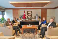 1-7 Mart Muhasebe Haftası Münasebetiyle Çorlu SMMM Oda Başkanı Ayşe Eroğlu ve Yönetim Kurulumuz, Çorlu Belediye Başkanı Sayın Ahmet Sarıkurt’u Makamında Ziyaret Etmişlerdir.