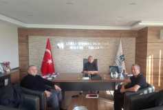 Türkiye İş Bankası Çorlu Şube II.Müdür Vedat YASLITAŞ ve Müşteri Temsilcisi Tanzer ATASOY, Yönetim Kurulu Başkanımız Ayşe EROĞLU’nu Makamında ziyaret etmişlerdir.