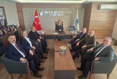 01-07 Mart Muhasebe Haftası Kapsamında YMM Mehmet ŞAHAN ve YMM Sinan DÜNDAR Yönetim Kurulumuzu ve Oda Başkanımız Ayşe EROĞLU' nu makamında ziyaret ettiler