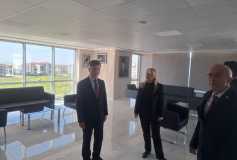 Çorlu Kaymakamı Sayın Niyazi ERTEN, Yönetim Kurulu Başkanımız Sayın Ayşe EROĞLU’nu Makamında ziyaret etmişlerdir.