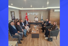 Çorlu Sgk Müdürü Sayin Bülent BOZATLI, Yönetim Kurulu Başkanımız Sayın Ayşe EROĞLU’ nu Makamında ziyaret etmişlerdir.