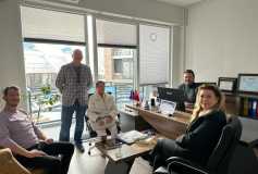 Oda Başkanımız Ayşe Eroğlu, Smmm Çiğdem Karataş ile Birlikte Odamız Değerli Üyelerinden Smmm Şahin Atmaca, Smmm Mustafa Burak Beyhan ve Smmm Ömer Murat Volkan'a Büro Tescil Belgelerini Teslim Etti