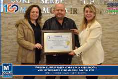 Yönetim Kurulu Başkani'miz Sayin Ayşe Eroğlu, Yeni Üyelerimize Ruhsatlarini Takdim Etti