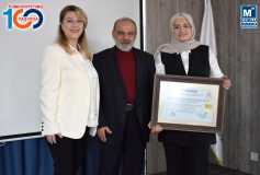 Yönetim Kurulu Başkani'miz Sayin Ayşe Eroğlu, Yeni Üyelerimize Ruhsatlarini Takdim Etti