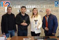 Cumhuriyet'in 100'üncü Yilinda Kazanilan Şampiyonluk Kupasi, Başkan Eroğlu'nun Ellerinde Yükseldi