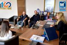 Oda Başkani'miz Sayin Ayşe Eroğlu, Üye'miz Sayin Oğuz Bayar'a Smmm Ruhsatini Teslim Etti