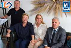 Elia Güzellik Merkezi'nin Açiliş Kurdelesini, Halef Selef Başkanlar Birlikte Kestiler