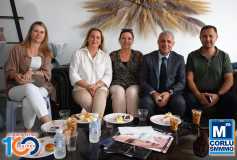 Elia Güzellik Merkezi'nin Açiliş Kurdelesini, Halef Selef Başkanlar Birlikte Kestiler