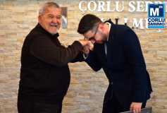 Yönetim Kurulu Başkani'miz Sayin Ayşe Eroğlu, Yeni Üyelerimize Ruhsatlarini Takdim Etti