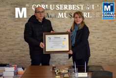 Çorlu Smmm Odasi Yönetim Kurulu Başkani'miz Sayin Ayşe Eroğlu, Oda Üyelerimize Yetki Belgelerini Takdim Etti