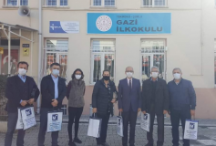 Yönetim Kurulu Olarak,tüm Meslaktaşlarimiz Adina Uzaktan Eğitimde Yararlanilmasi İçin Çorlu Gazi İlköğretim Okulu Öğrencilerine 9 Adet Tableti Takdim Ettik